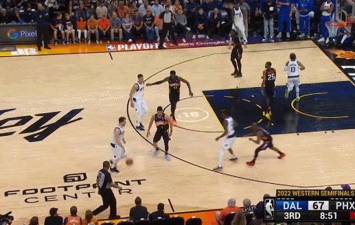 1652789838962014907.gif 4.gif