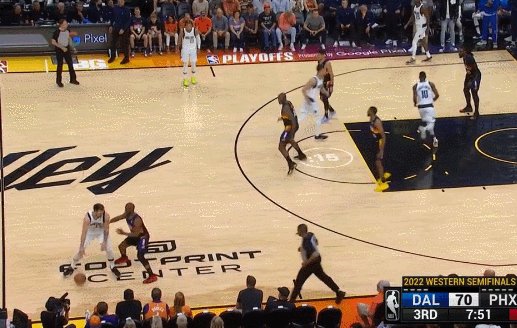 1652789895242011775.gif 5.gif